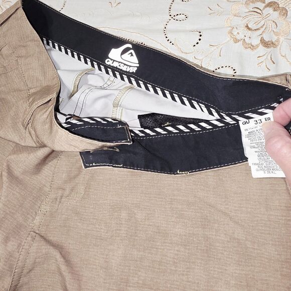 Quiksilver Amphibian Mens Size 33 Hybrid Golf Swim Hike Shorts Tan - Picture 3 of 5